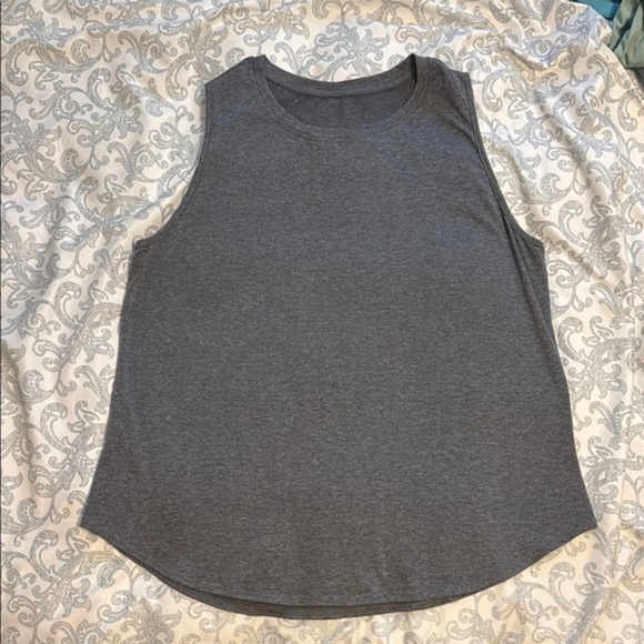 JAWINT Tops - Gray Muscle Tee with Rounded Neckline and Curved Hem